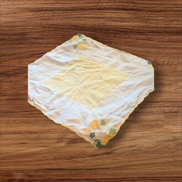 Vintage Yellow Floral Embroidered Linen Napkins & Tablecloth Set cottage summer - Picture 6 of 6